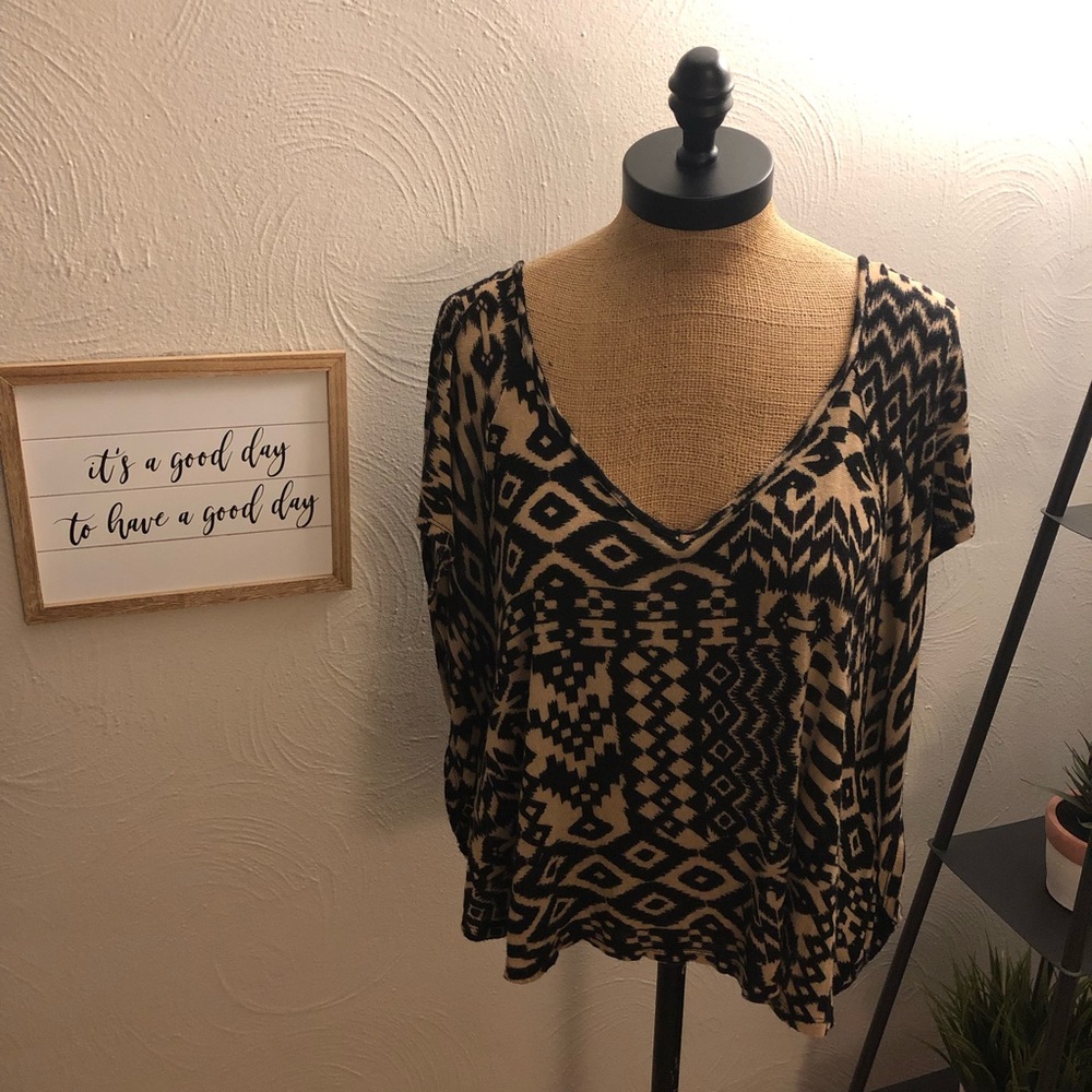 Chris &Carol Aztec Print Dolman/Batwing Sleeve Top